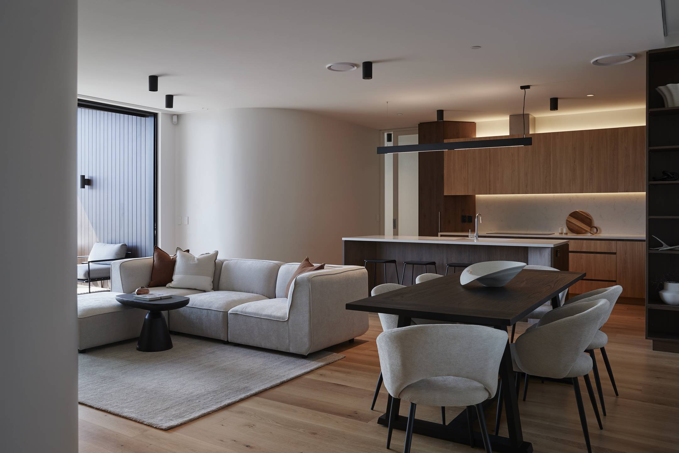 Mairangi Bay Apartments by Herbst Maxcey Metropolitan Architects