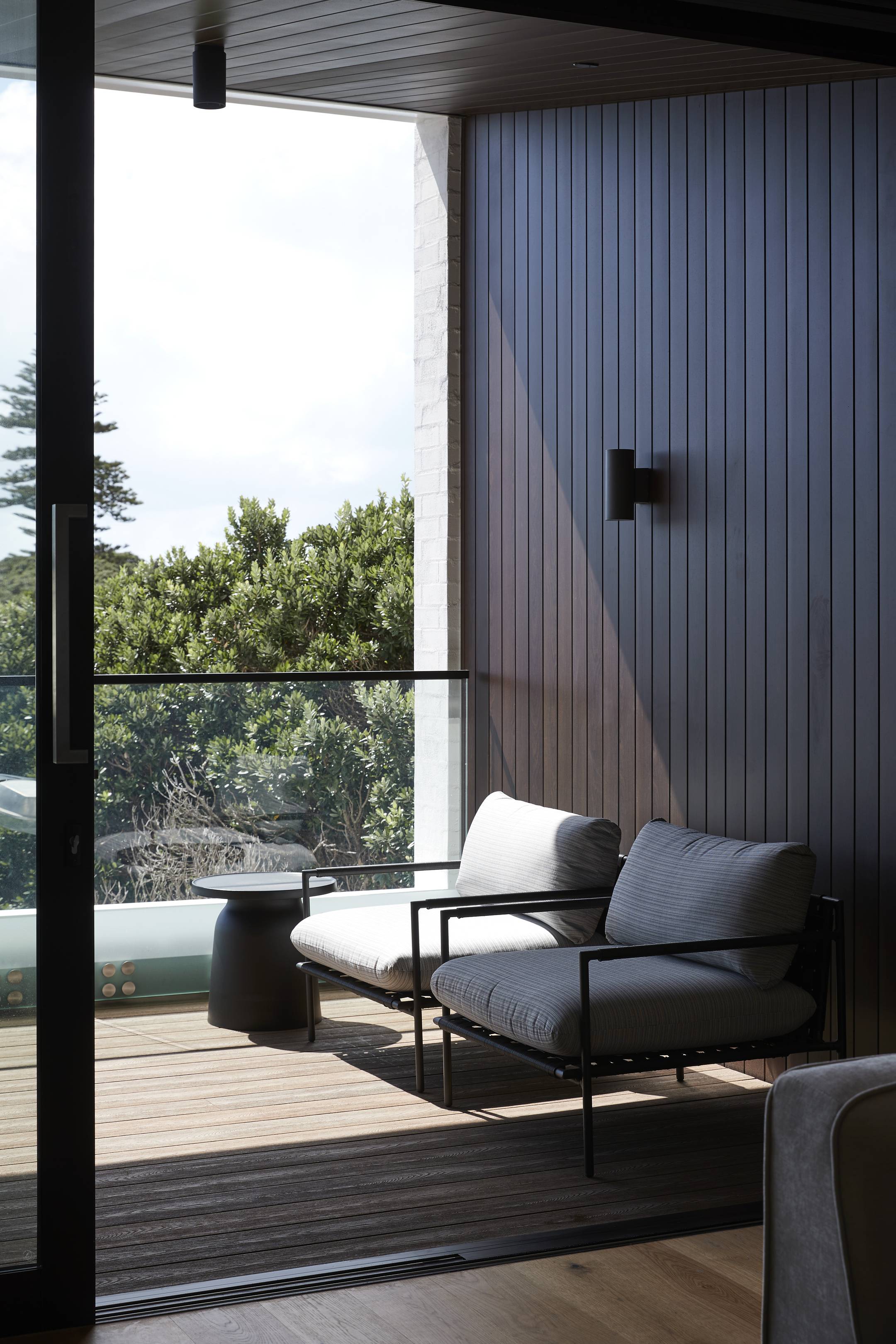 Mairangi Bay Apartments by Herbst Maxcey Metropolitan Architects